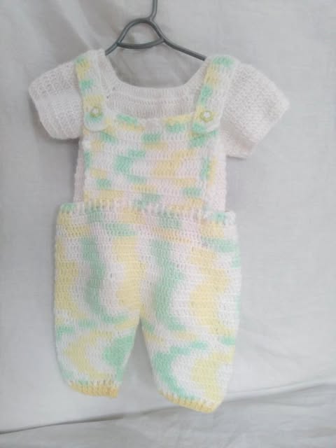 Handmade Crochet Baby Outfit with Matching Shoes – 1 Year Old ( Random color) )