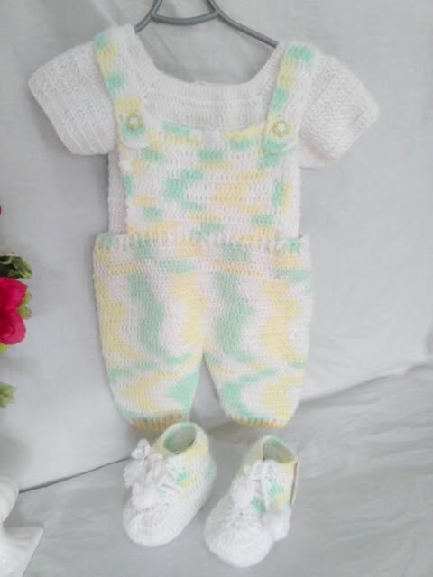 Handmade Crochet Baby Outfit with Matching Shoes – 1 Year Old ( Random color) )
