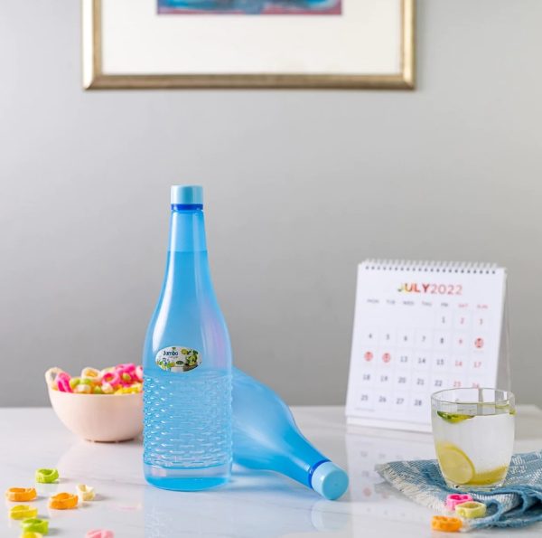 Pack Of 4 Plastic Jumbo Water Bottles (random Color)